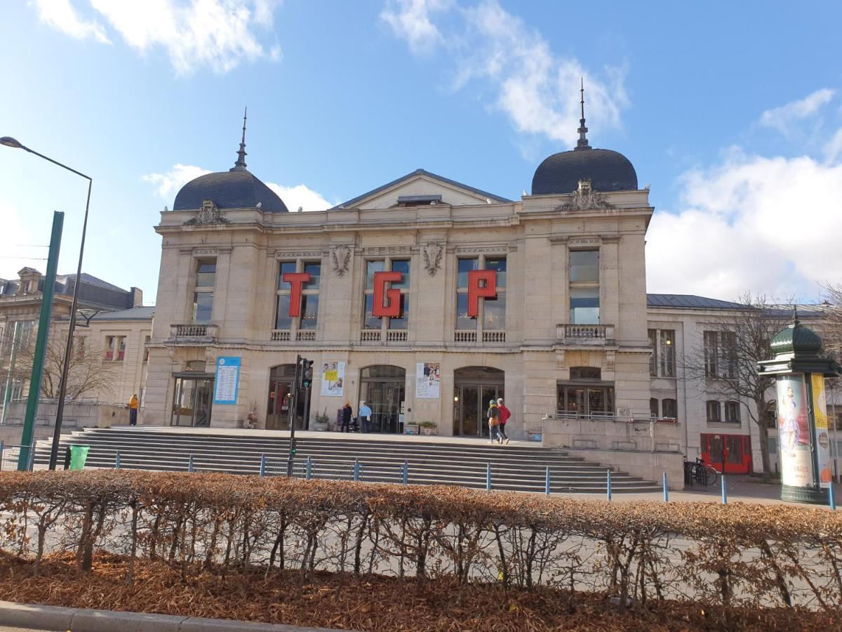 Spacieux Et Calme, Style Parisien, Toutes Commodites, Ideal Pour Un Sejour Authentique Saint-Denis  Exterior photo